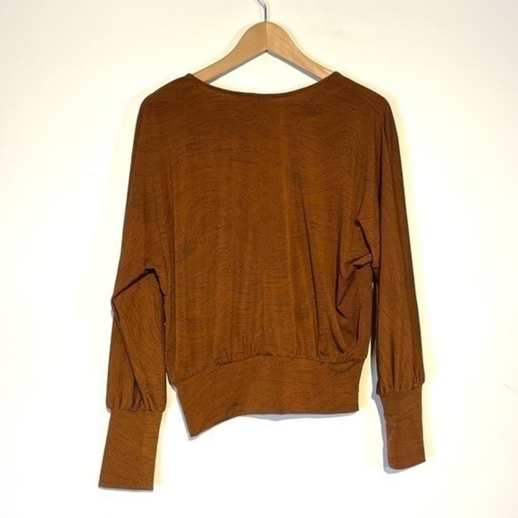 Evereve Dolman Sleeve Top Brown Allison Joy Kattya Blouse Spice/Black Medium NWT - Picture 6 of 9
